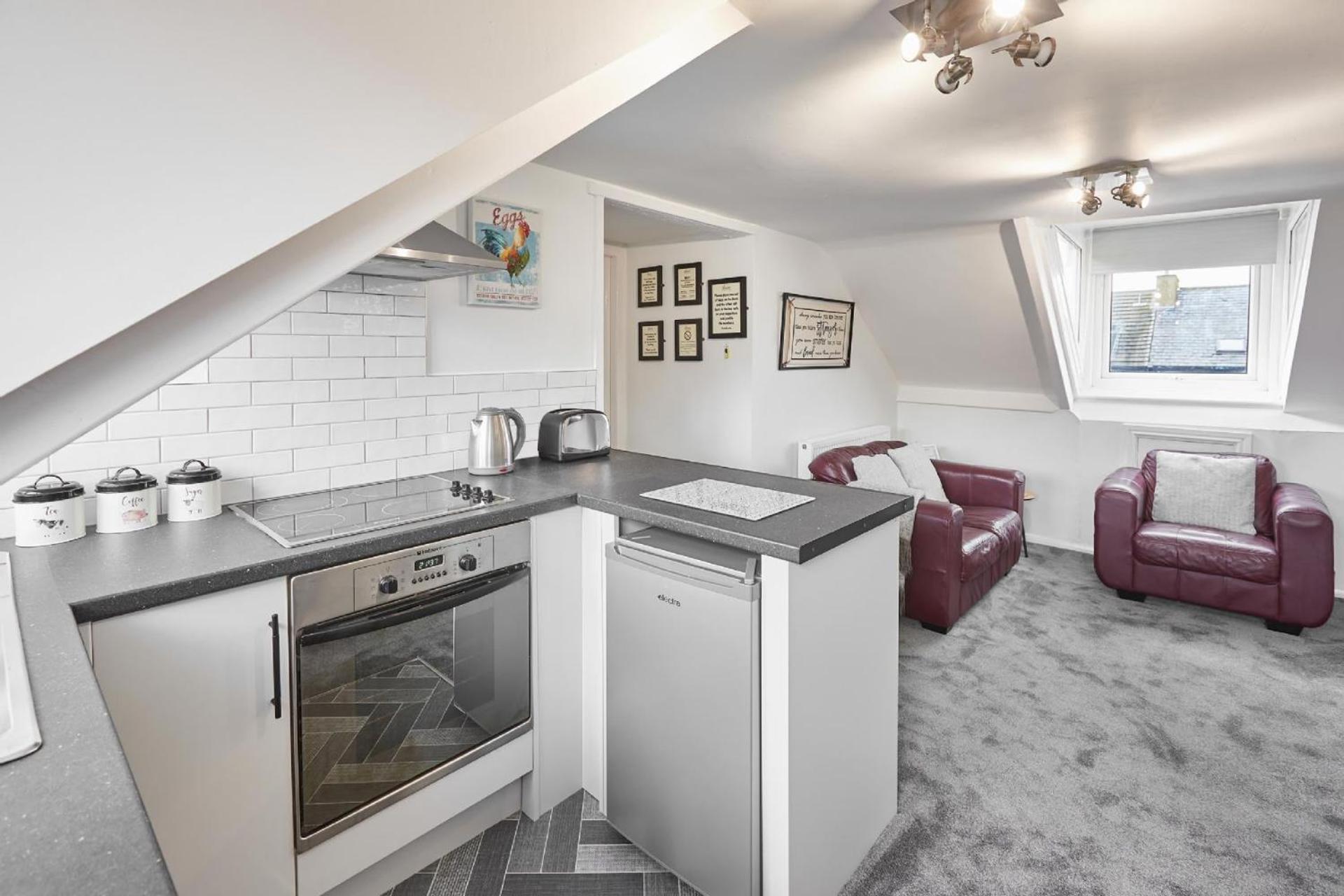Apartment 4 Glencoe Holiday Apartments Γουίτμπι Εξωτερικό φωτογραφία